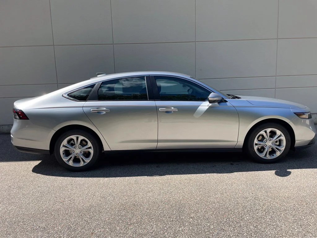 New 2026 Solar Silver Metallic Honda LX image 6