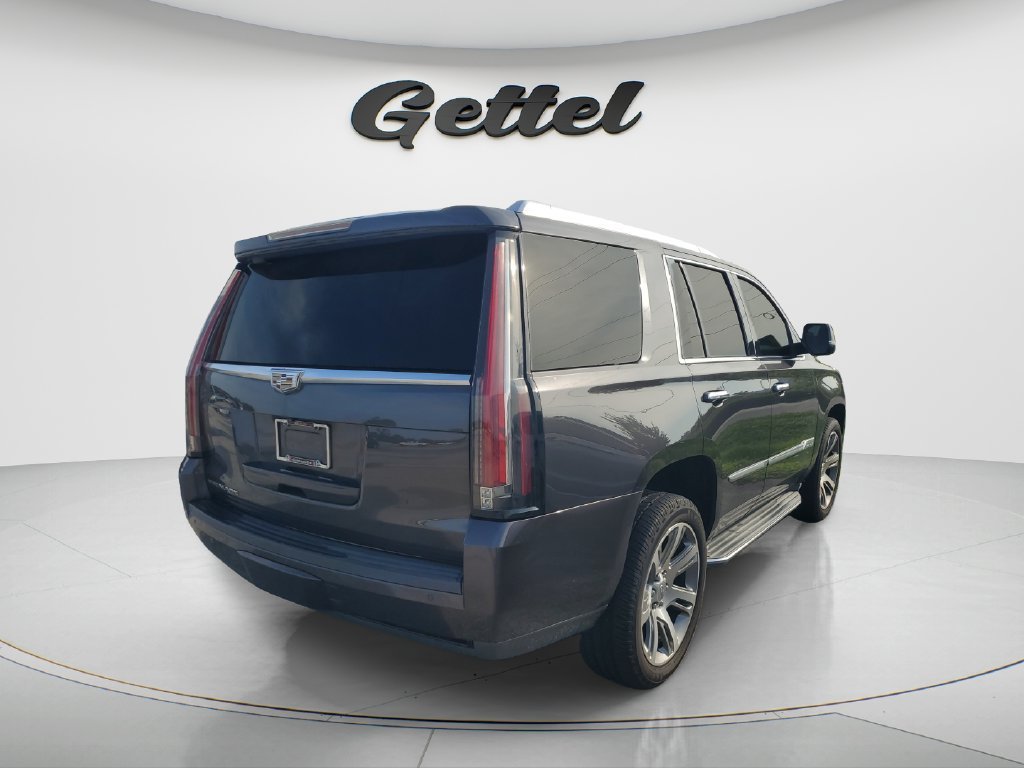 Used 2016 DARK GRANITE METALLIC Cadillac Luxury Collection image 3