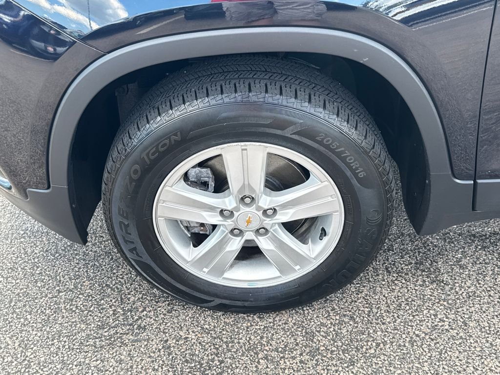 Used 2021 Blue Chevrolet LS image 36