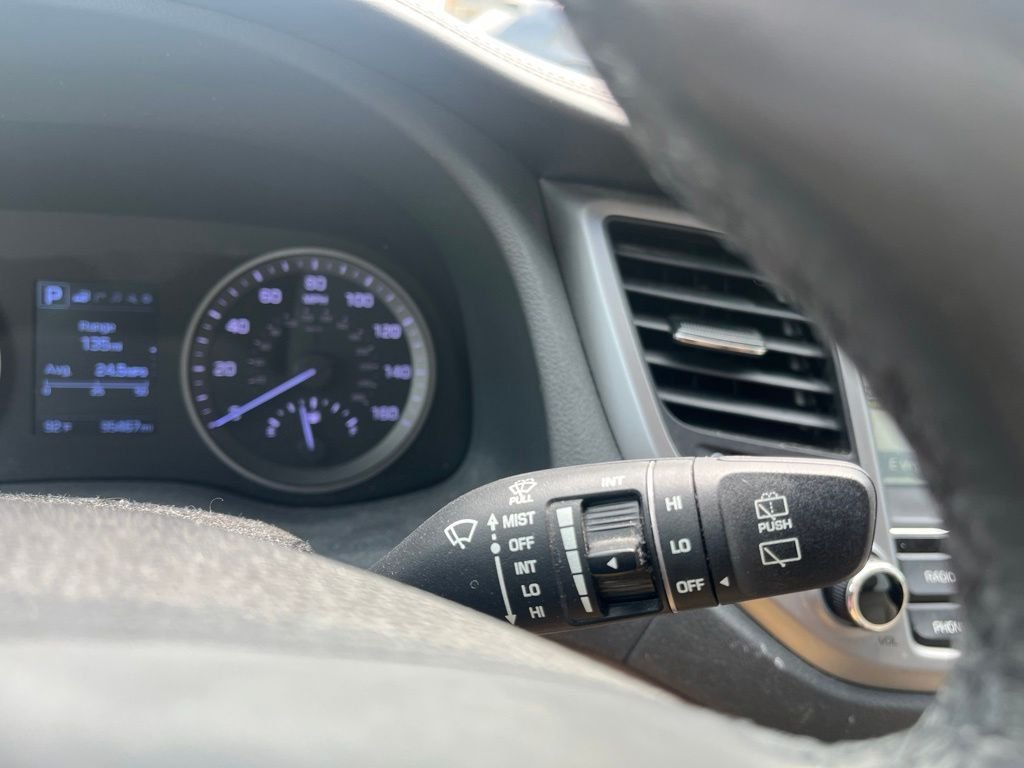 Used 2017 Black Hyundai SE Plus image 16