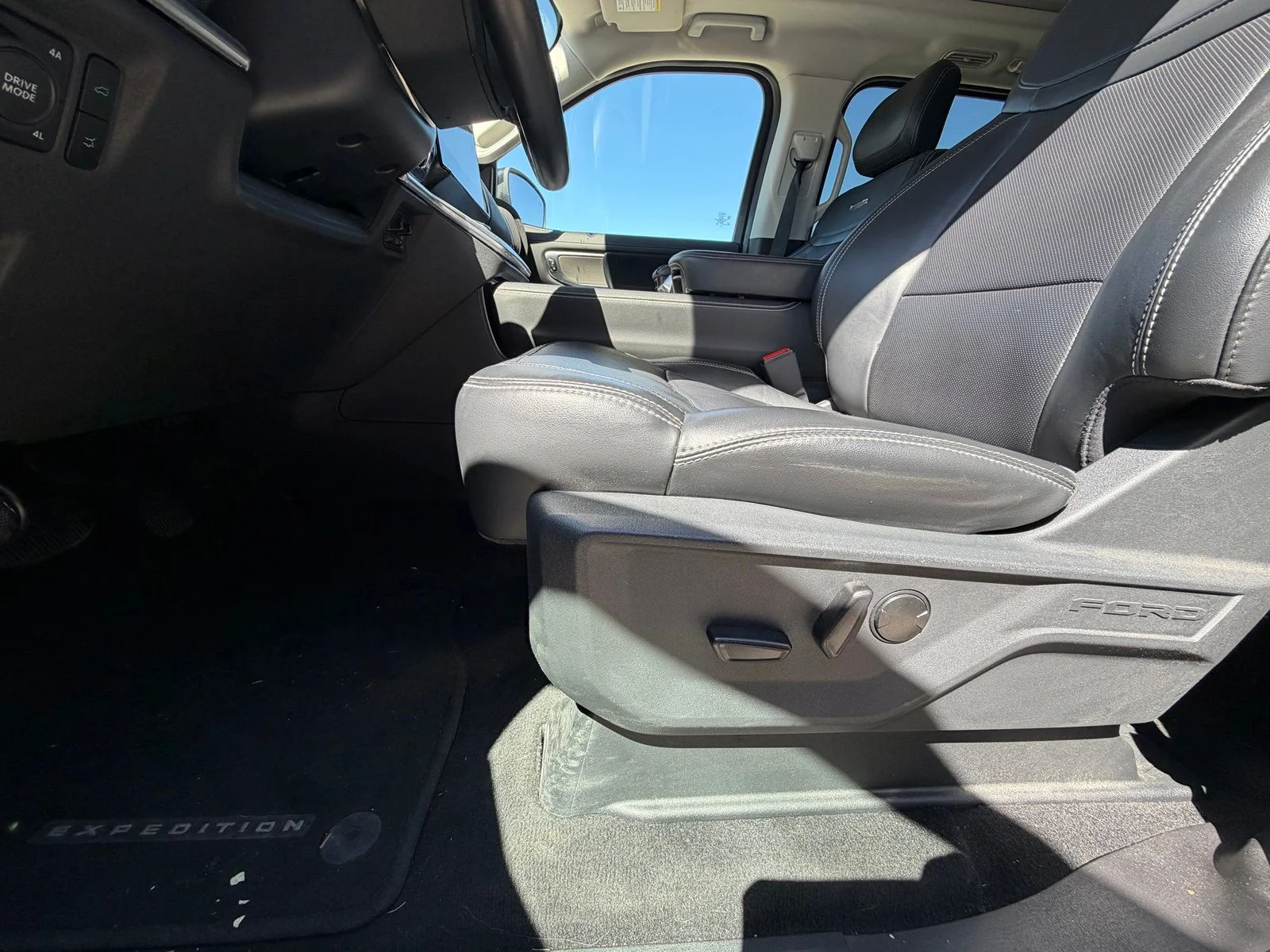 Used 2025 Black Ford Platinum image 6