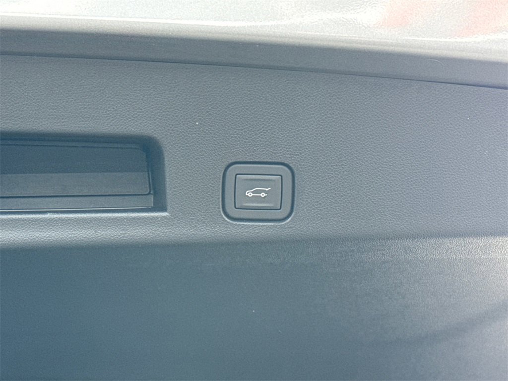 2026 GMC ACADIA - Image 35