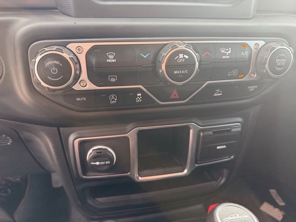 Used 2023 Red Jeep Sport image 17