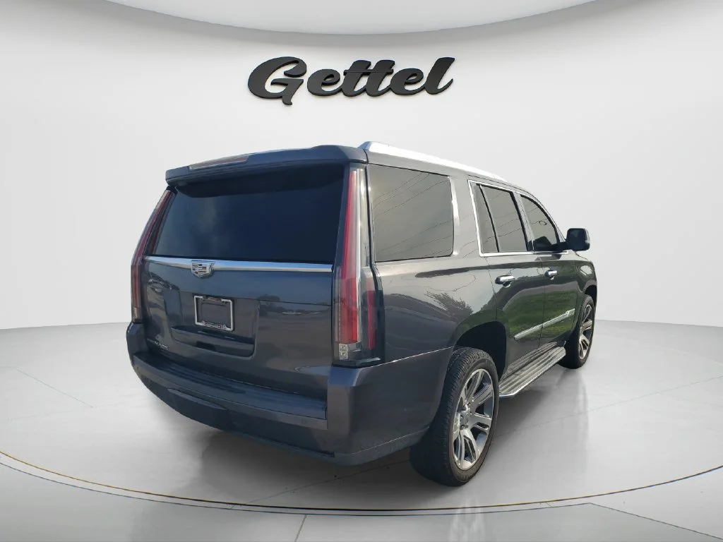 Used 2016 DARK GRANITE METALLIC Cadillac Luxury Collection image 3
