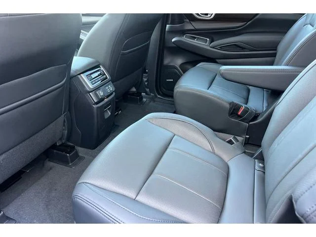 New 2026 CRYSTAL WHITE PEARL Subaru Touring 7-Passenger image 9