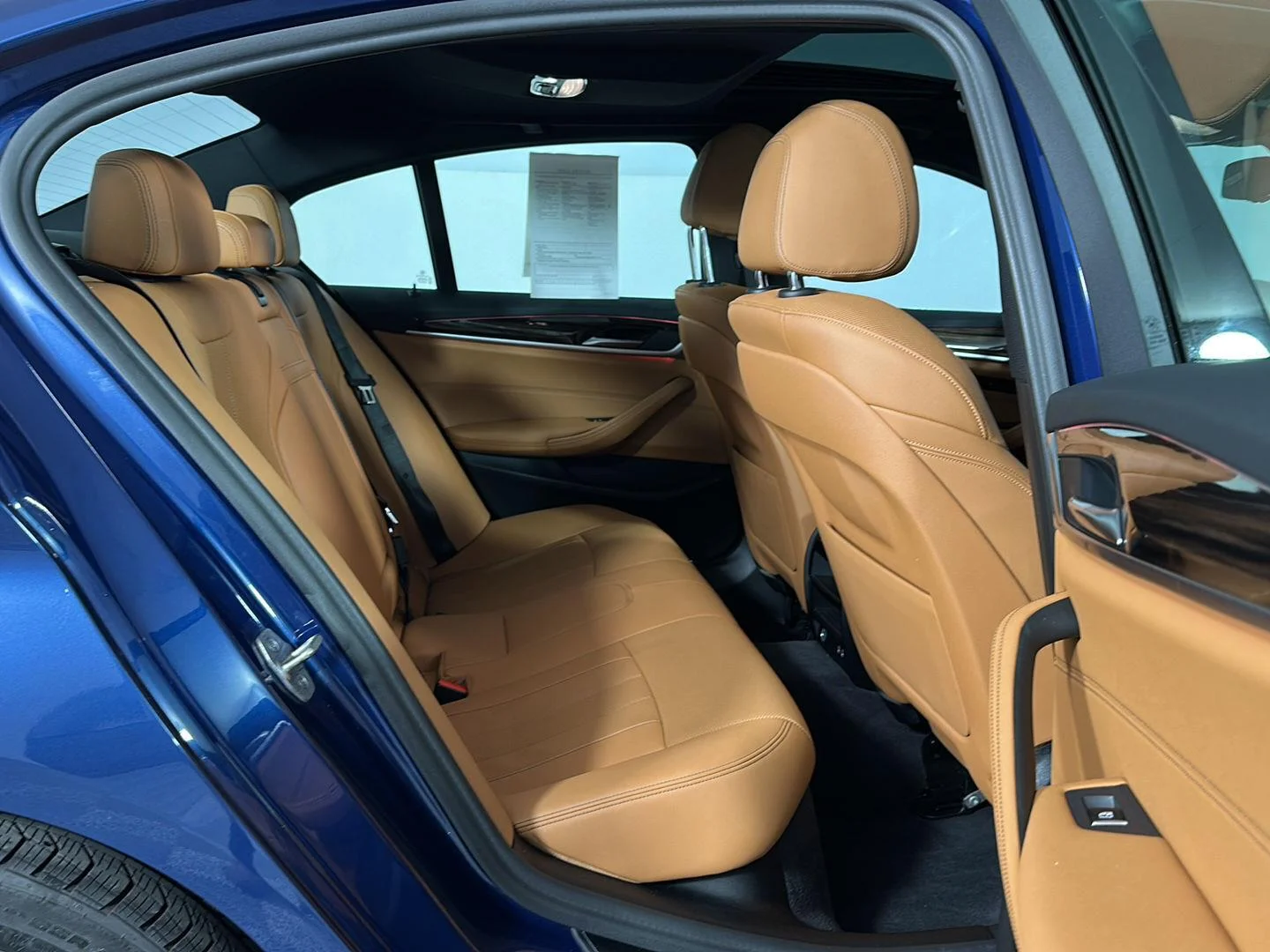 Used 2022 Phytonic Blue Metallic BMW 540i xDrive image 32