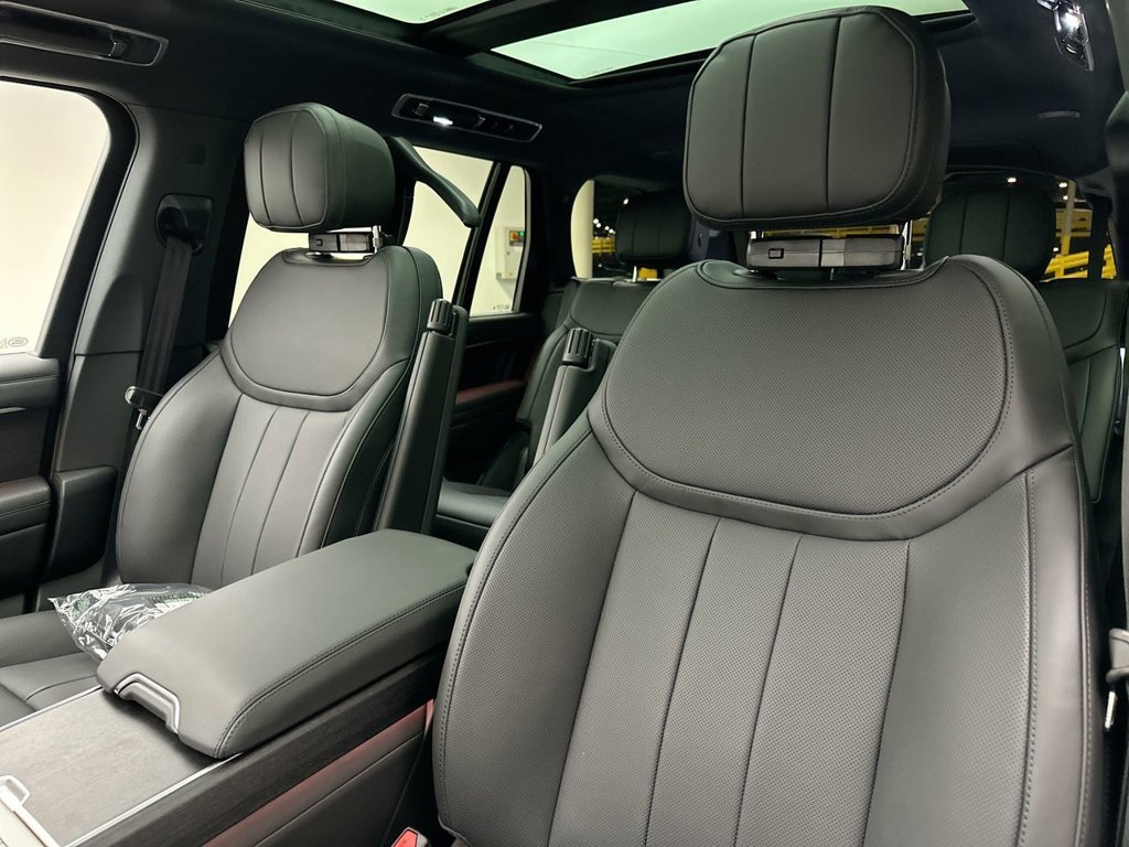 New 2027 Santorini Black Land Rover SE image 10