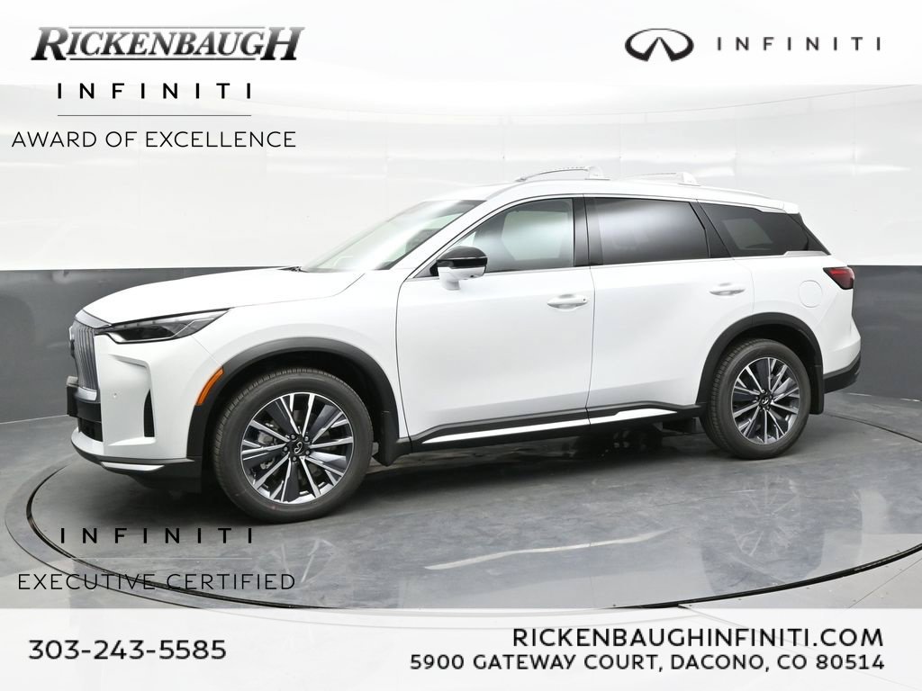 Certified Used 2026 White INFINITI LUXE image 3