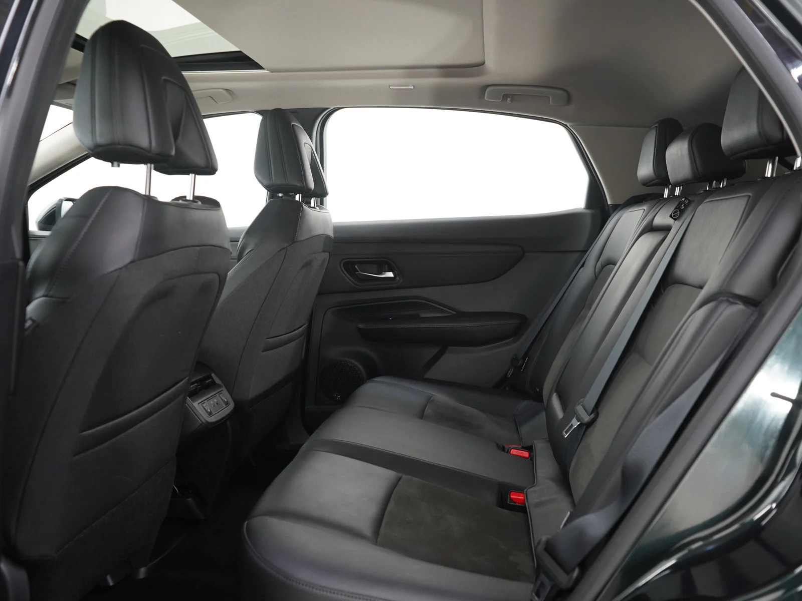 Used 2023 Northern Lights Metallic Nissan PREMIERE image 15