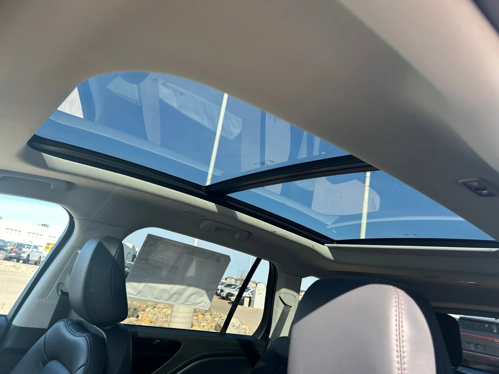 New 2026 Whisper Blue Metallic Clearcoat Lincoln Premiere image 17