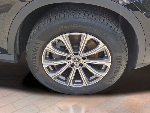 Used 2024 Black Mercedes-Benz GLC 300 image 22