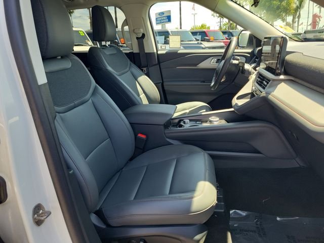 Used 2026 Star White Ford Active image 17
