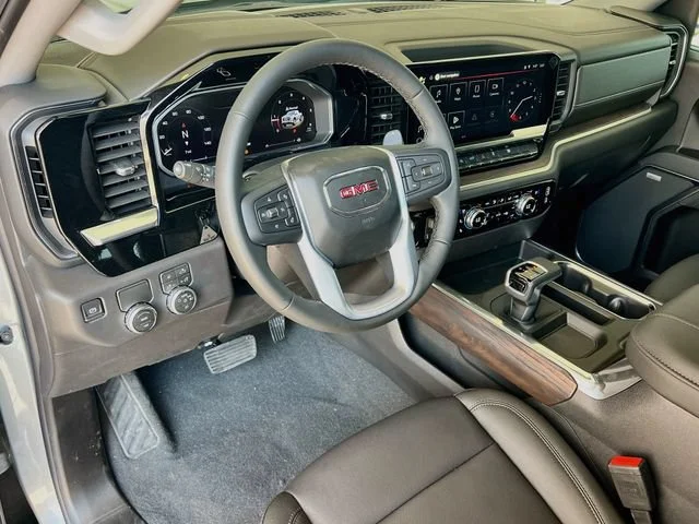 2026 GMC Sierra 1500 SLT - Photo 6