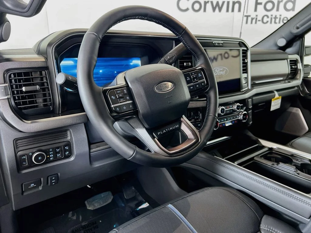 New 2027 Star White Metallic Tri-Coat Ford Platinum image 3