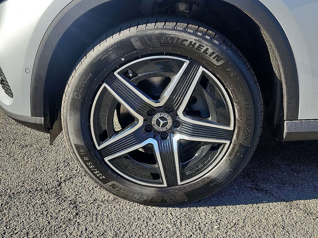 Used 2026 Cirrus Silver Metallic Mercedes-Benz GLC 300 image 5