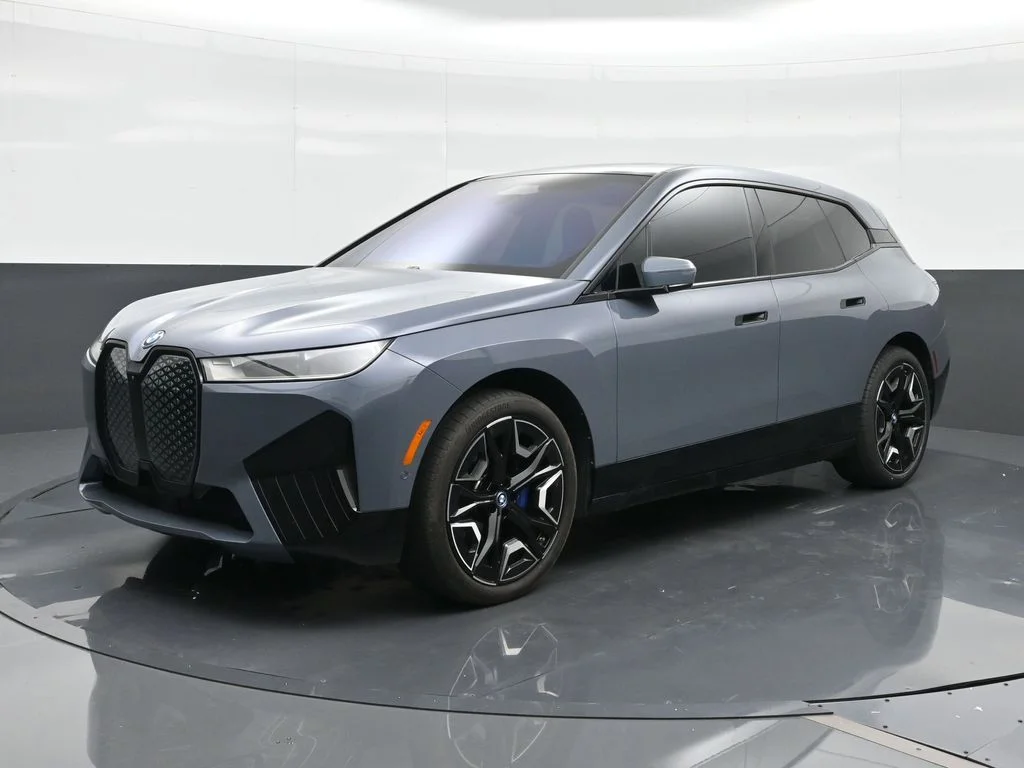 2024 BMW iX xDrive50's photo