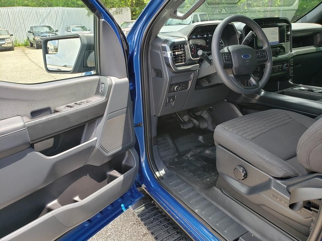 Used 2022 Blue Metallic Ford XL image 11