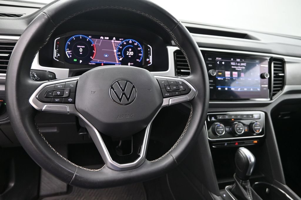 Used 2021  Volkswagen 2.0T SEL image 21