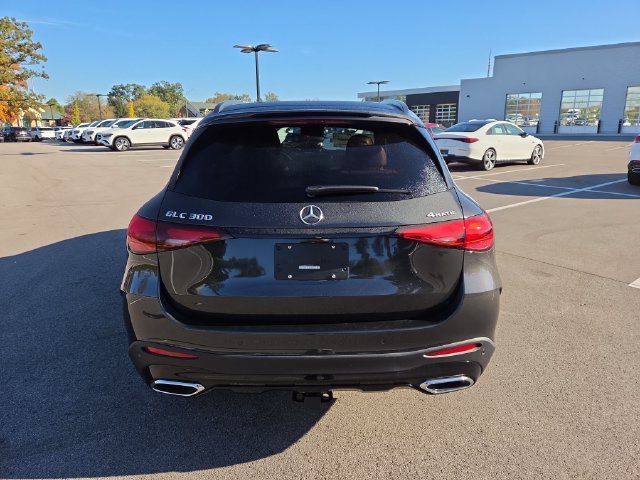 New 2027 Graphite Grey Metallic Mercedes-Benz GLC300 image 4