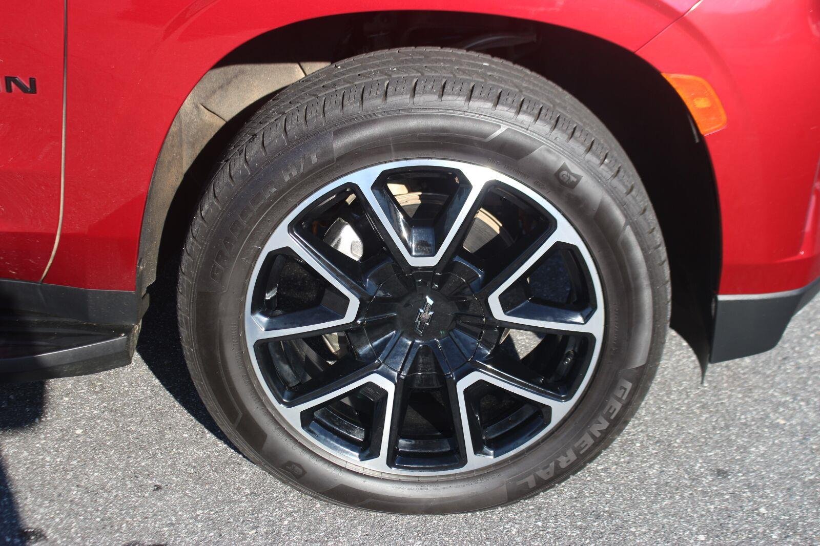 Used 2023 RADIANT RED TINTCOAT Chevrolet RST image 41