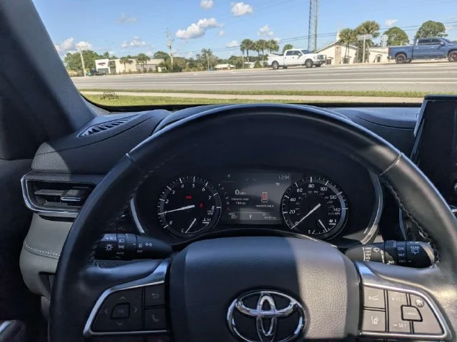 Used 2021 Magnetic Gray M Toyota XSE image 31