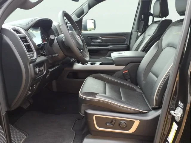 Used 2026  Ram Laramie image 18