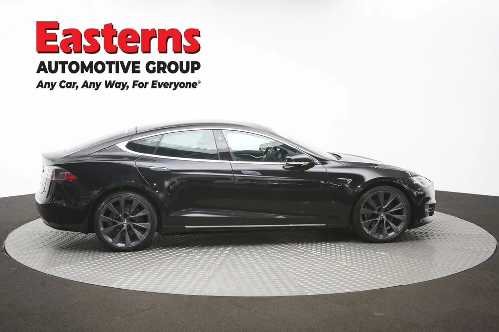 Used 2018 Black Tesla 75D image 43
