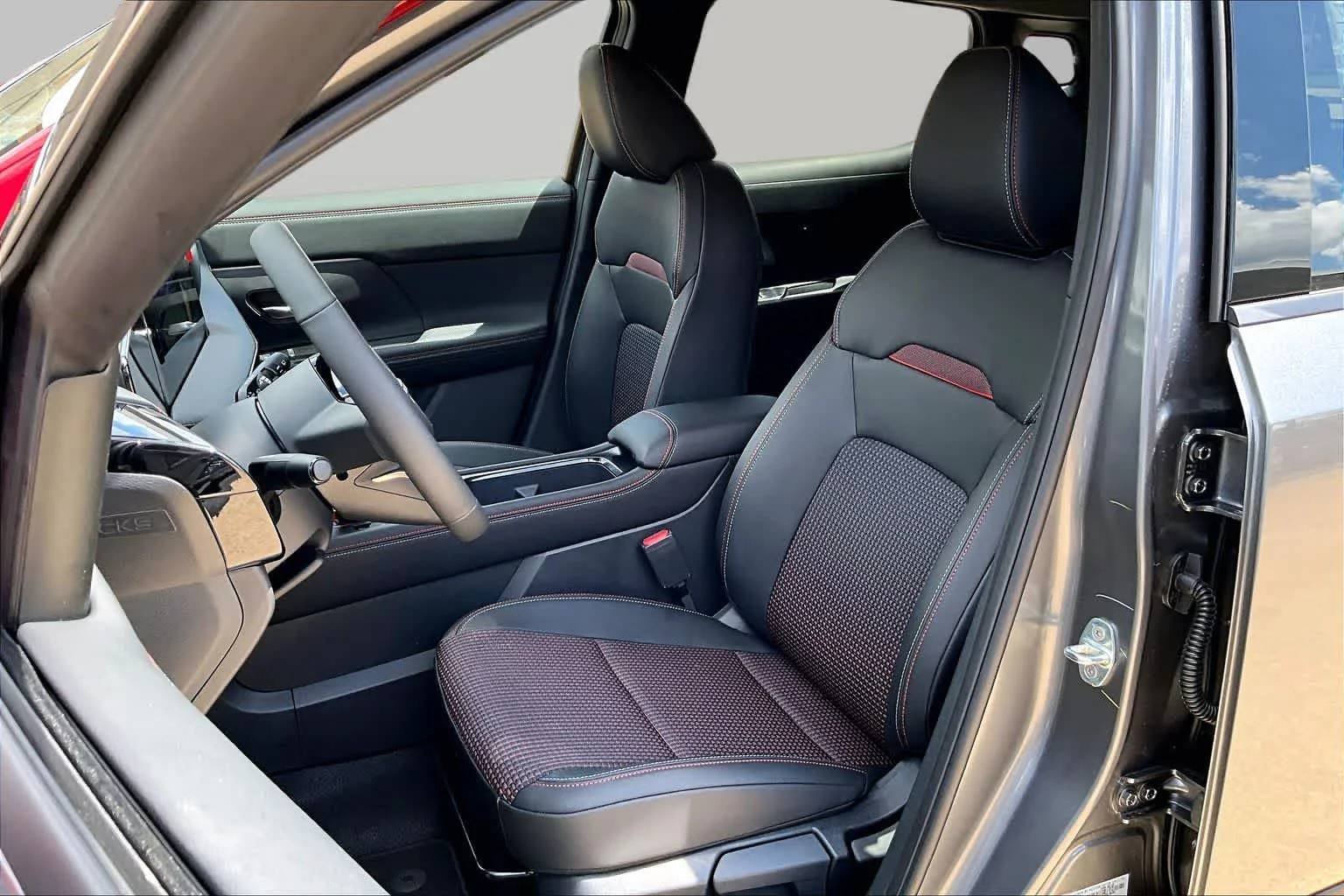 New 2026 Gun Metallic/Scarlet Ember Tintcoat Nissan SR image 9