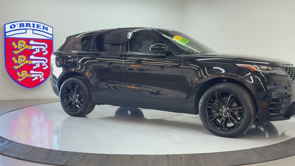 Used 2023 Santorini Black Metallic Land Rover R-Dynamic S image 3
