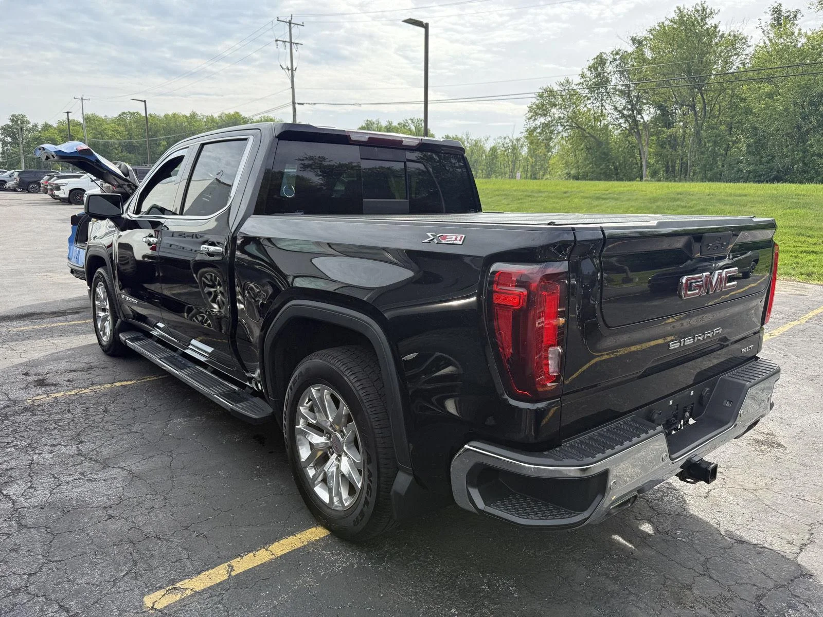 Used 2021 Onyx Black GMC SLT image 8