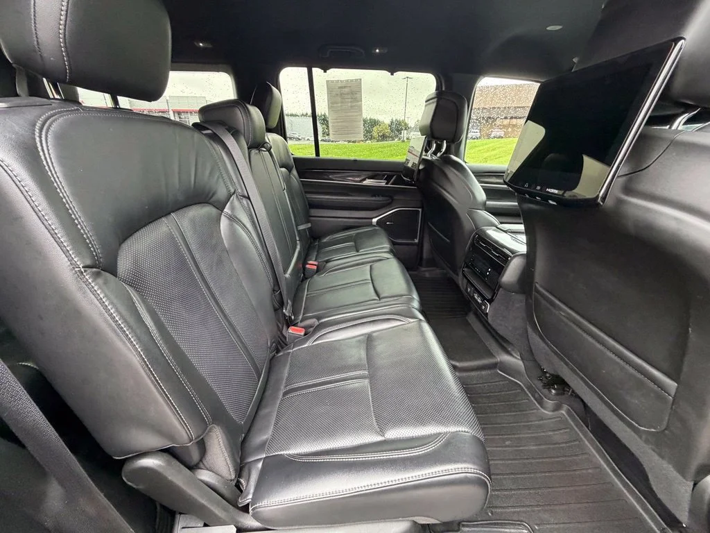 Used 2022 Diamond Black Cry Jeep Series I image 42