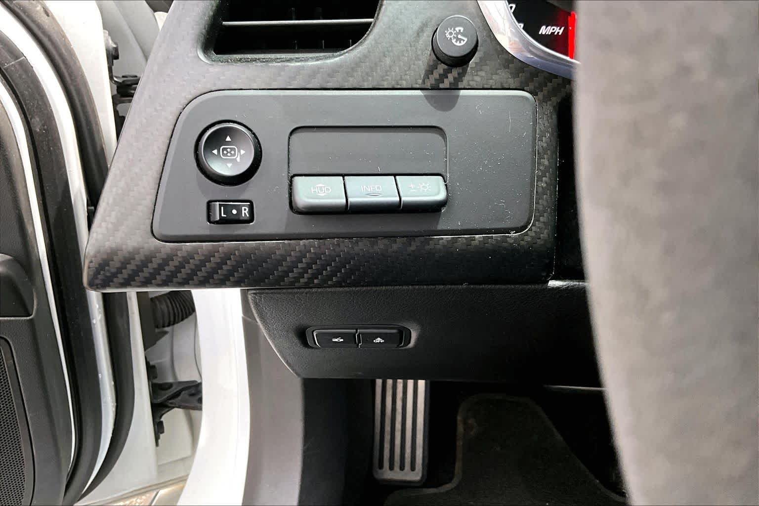 Used 2015 Arctic White Chevrolet Z06 2LZ image 29