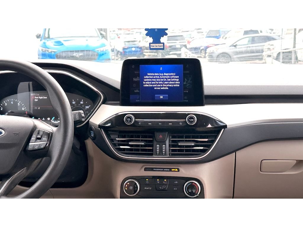 Used 2021 Silver Ford SE image 14