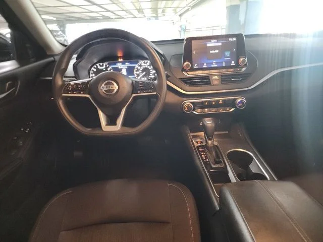 Used 2022 Black Nissan 2.5 SV image 6