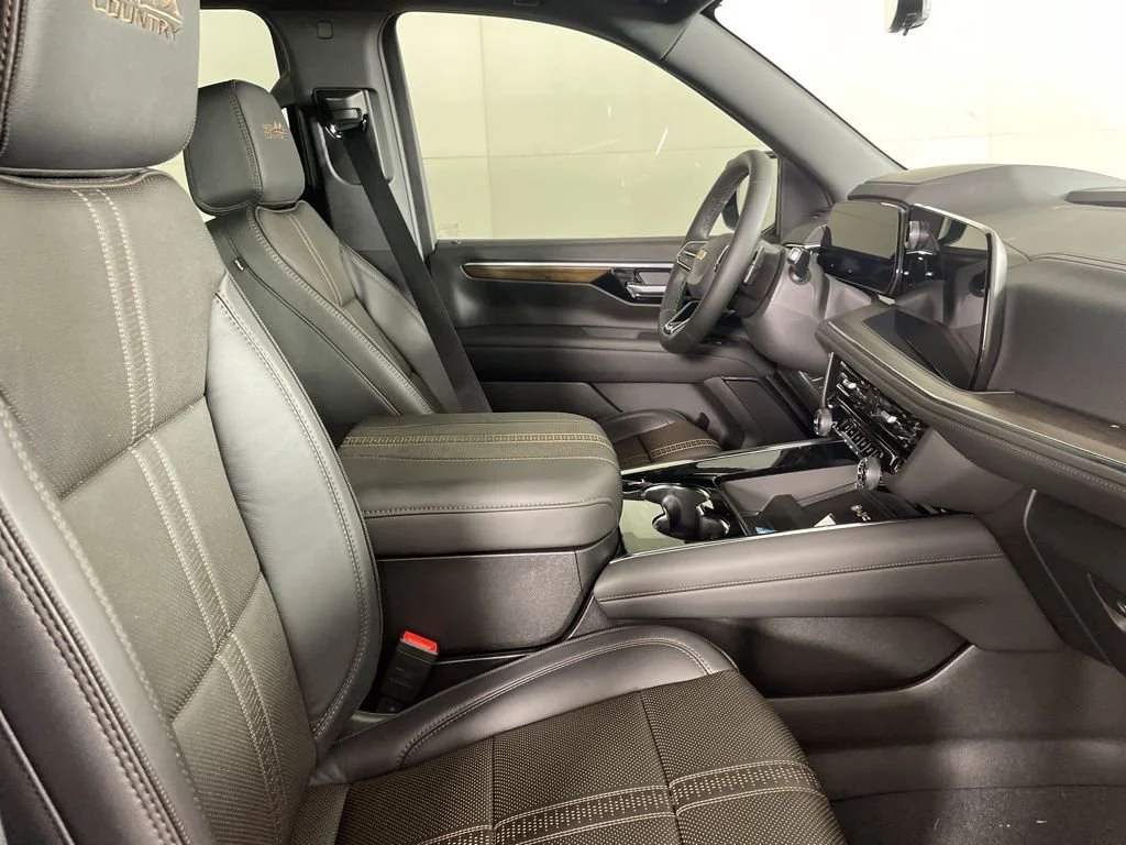2026 Chevrolet Suburban High Country - Photo 15