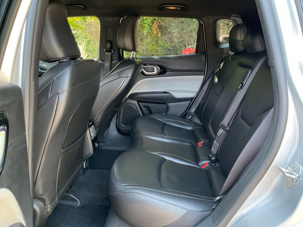 Used 2024 Silver Jeep Limited image 29