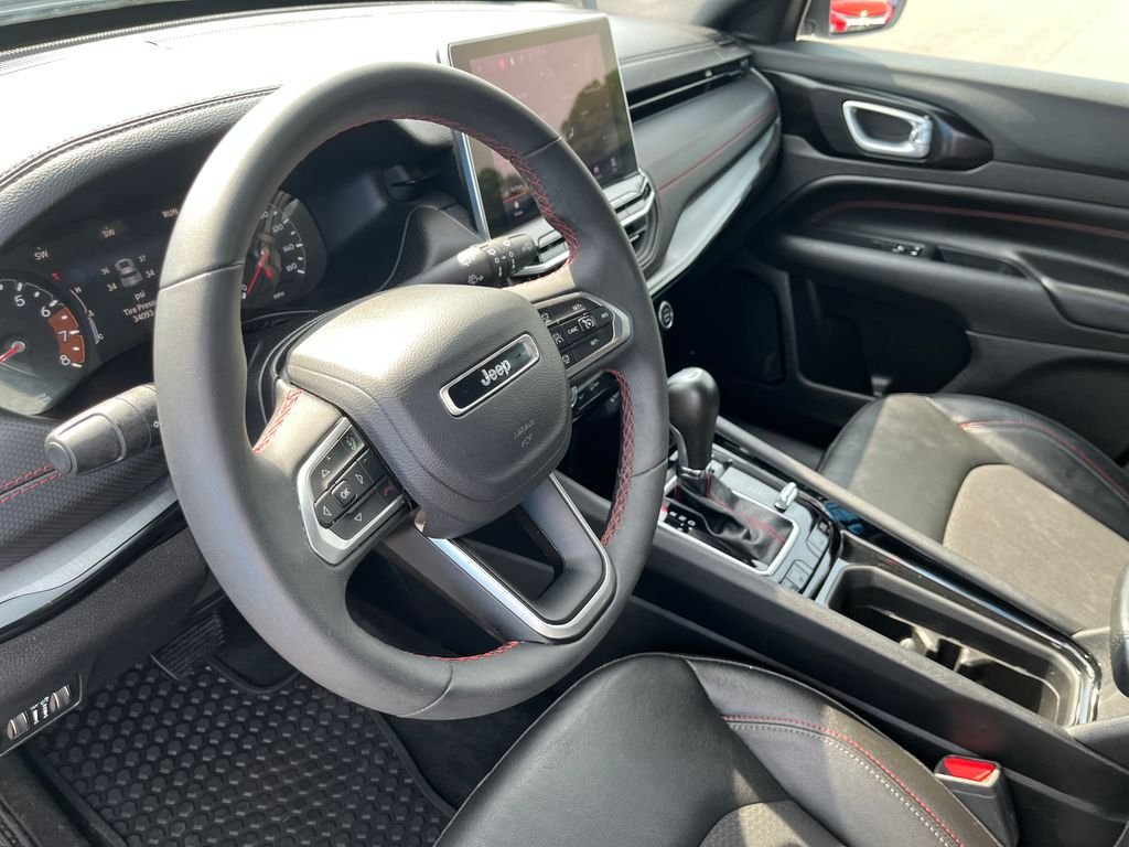 Used 2025 White Jeep Trailhawk image 14