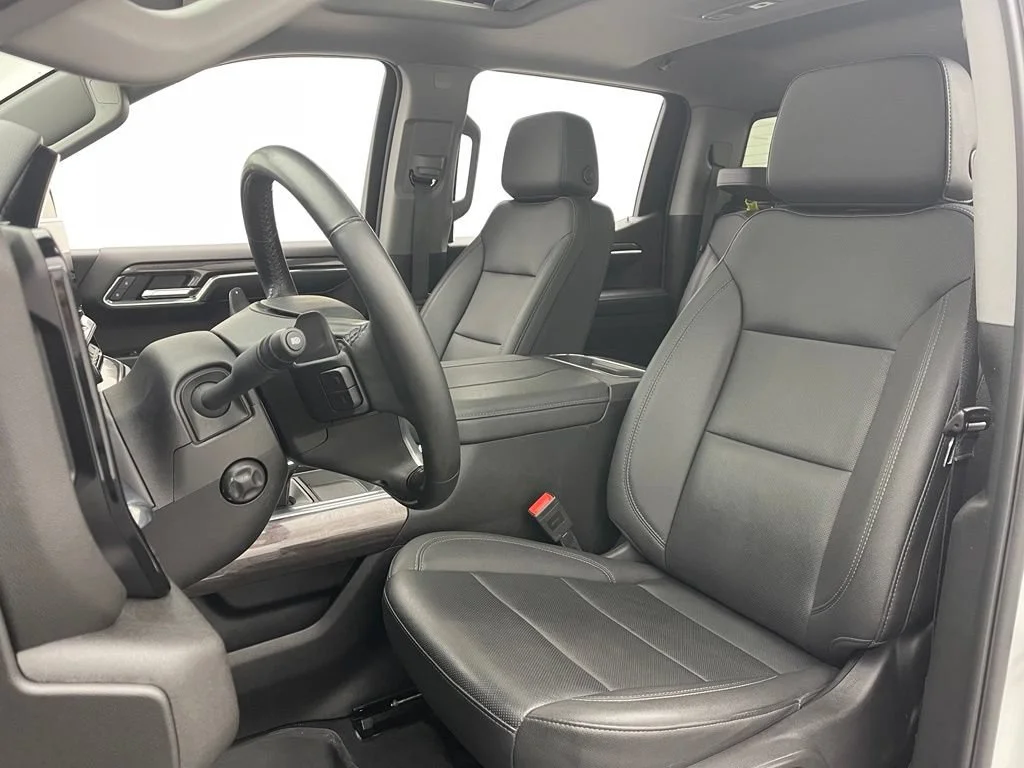 Used 2024 Summit White Chevrolet LTZ image 19