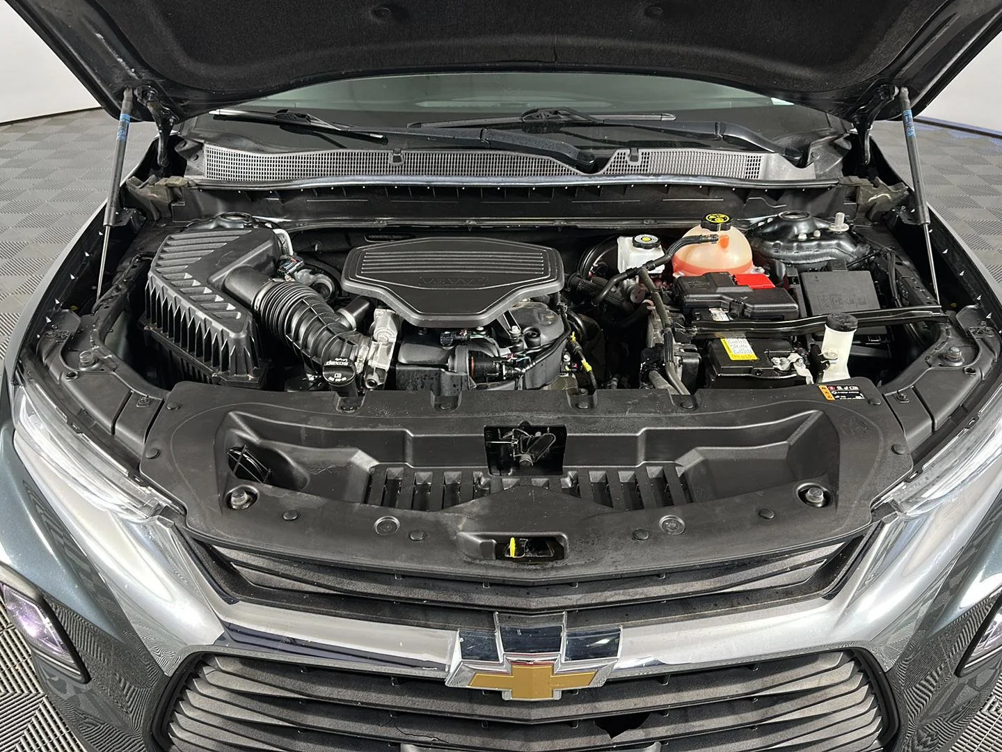 Used 2020 Graphite Metallic Chevrolet LT image 11