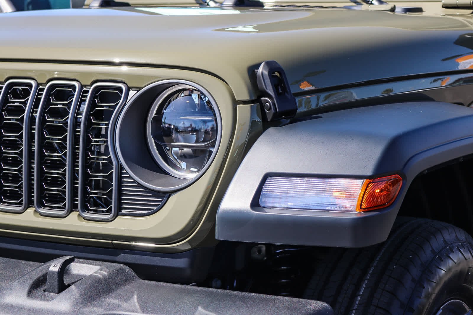 New 2027 41 Paint Jeep Sport S image 8