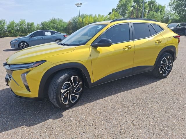 Used 2025 Yellow Chevrolet 2RS image 3