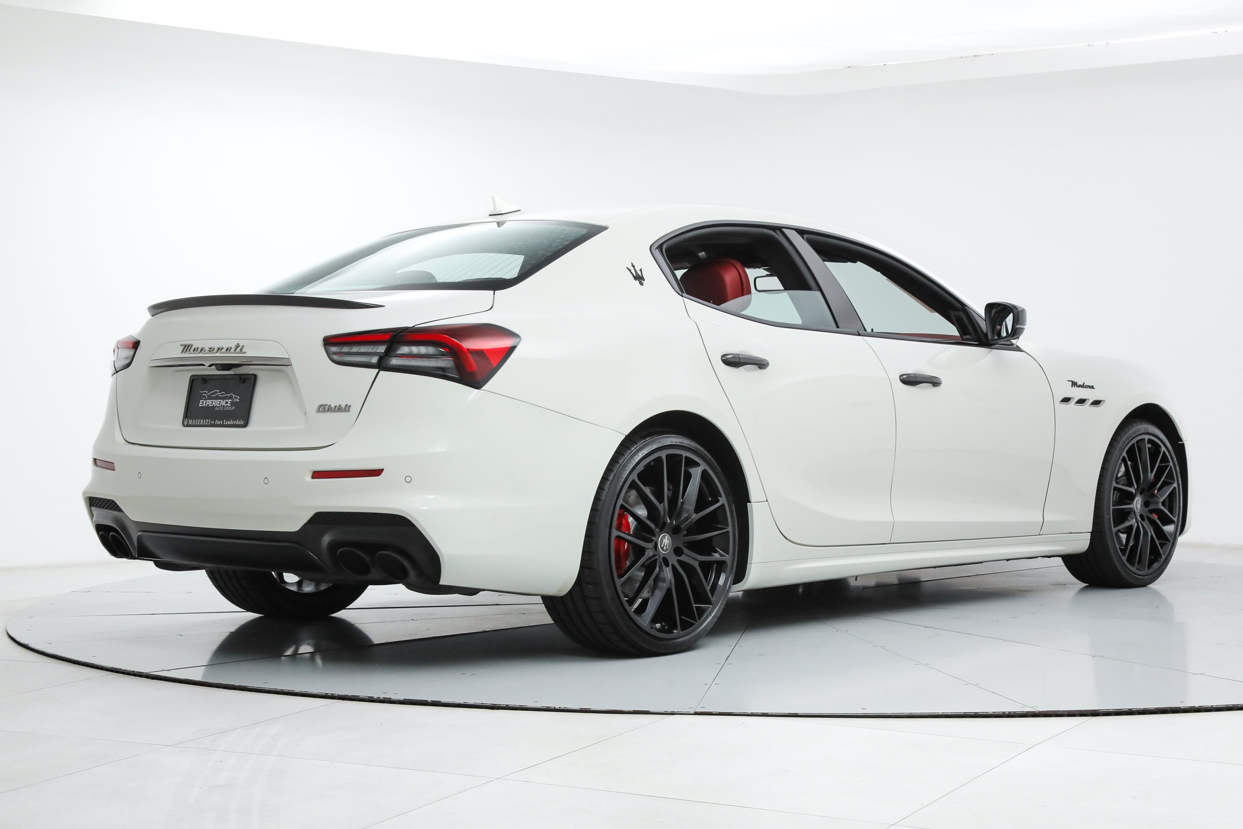 Used 2023 White Maserati Modena image 5