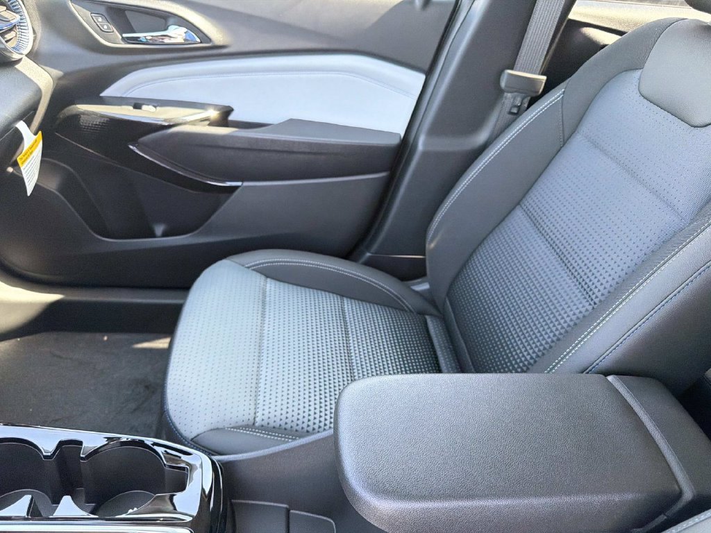 2026 Chevrolet Trax LT - Photo 17