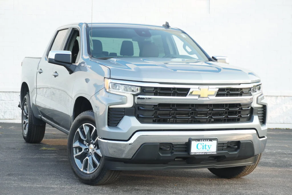 New 2026 Sterling Gray Metallic Chevrolet LT (2FL) image 4