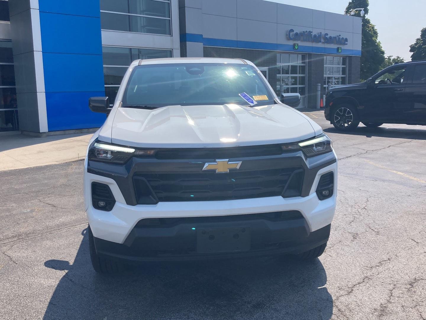 Used 2023 Summit White Chevrolet 4WD LT image 2