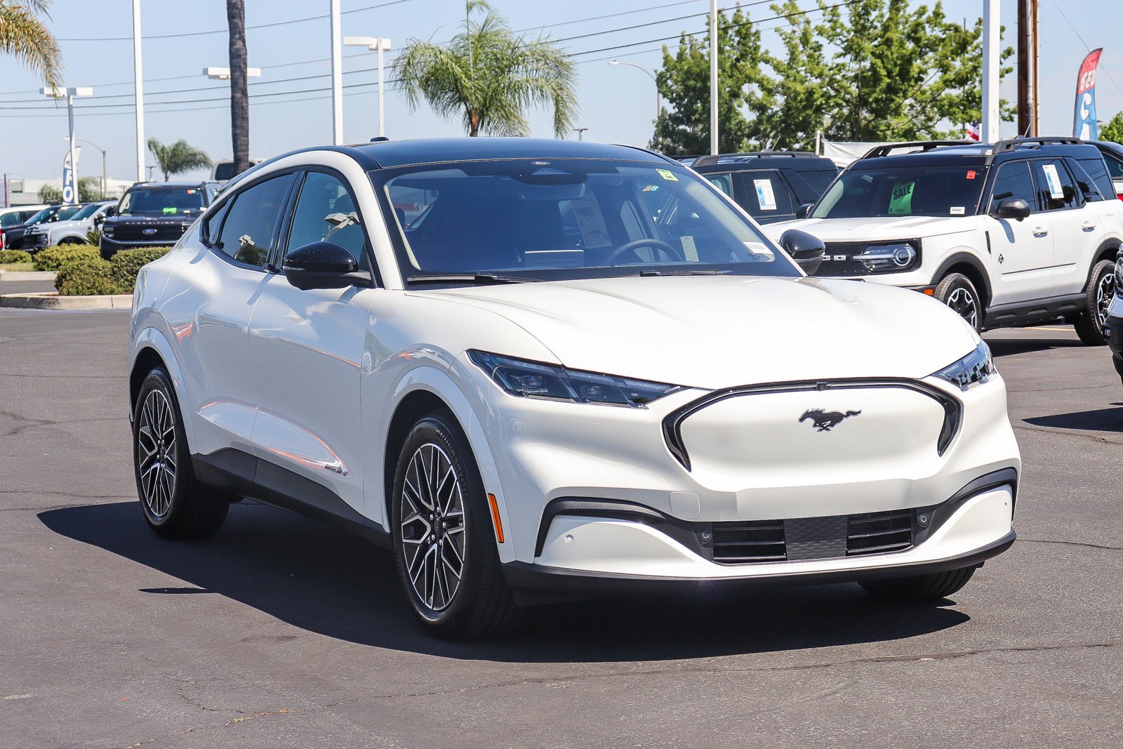 New 2026 Star White Metallic Tri-coat Ford Premium image 3