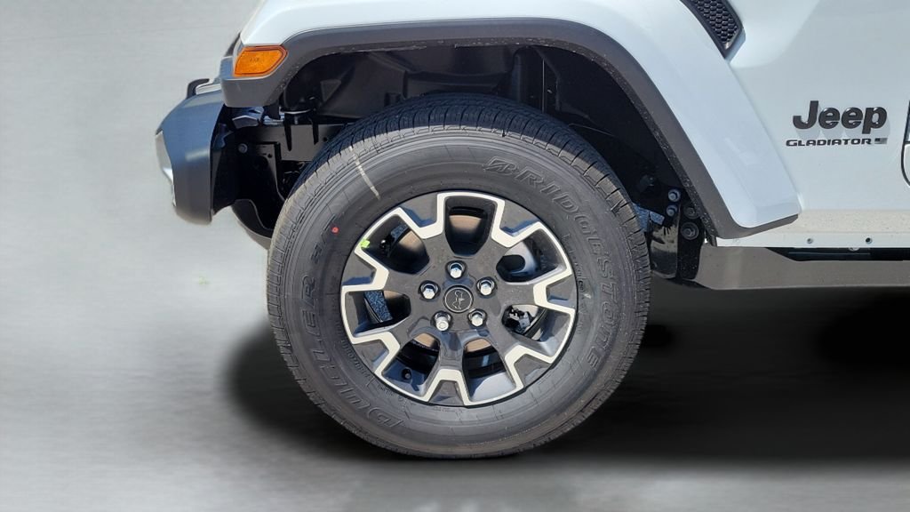 New 2026 Bright White Clear-Coat Exterior Paint Jeep Sahara image 25