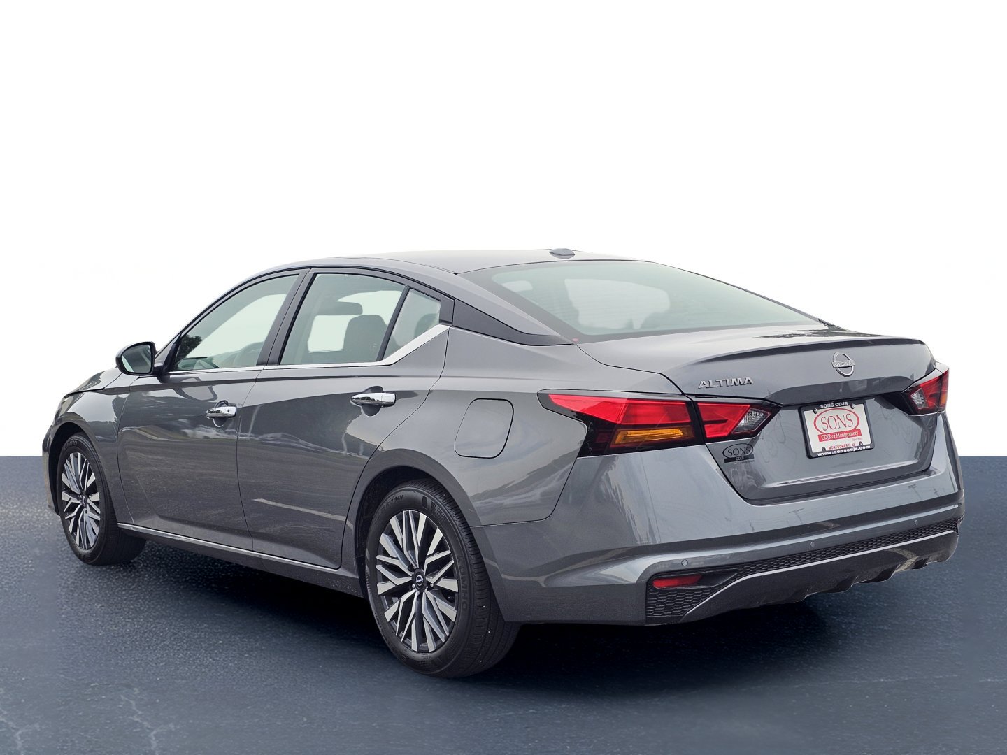 2025 Nissan Altima SV - Photo 10