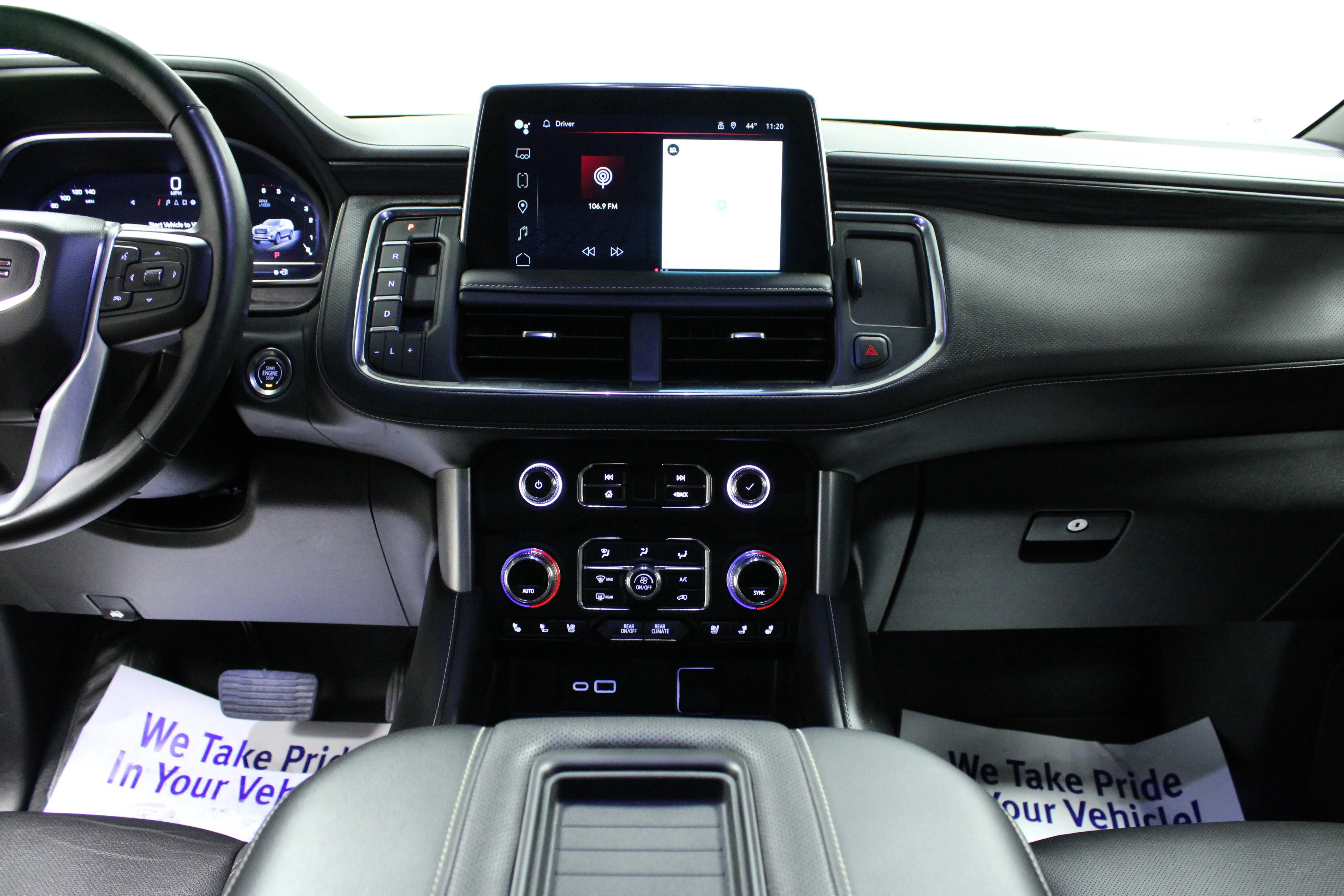 Used 2024 Onyx Black GMC SLT image 19