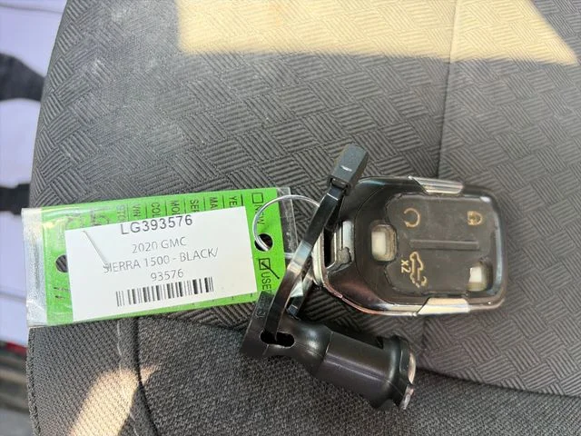 Used 2020 Black GMC SLE image 43